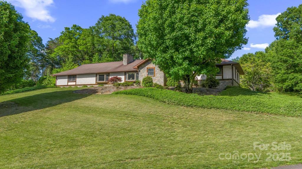 42 Grandview Ct., Franklin, NC 28734