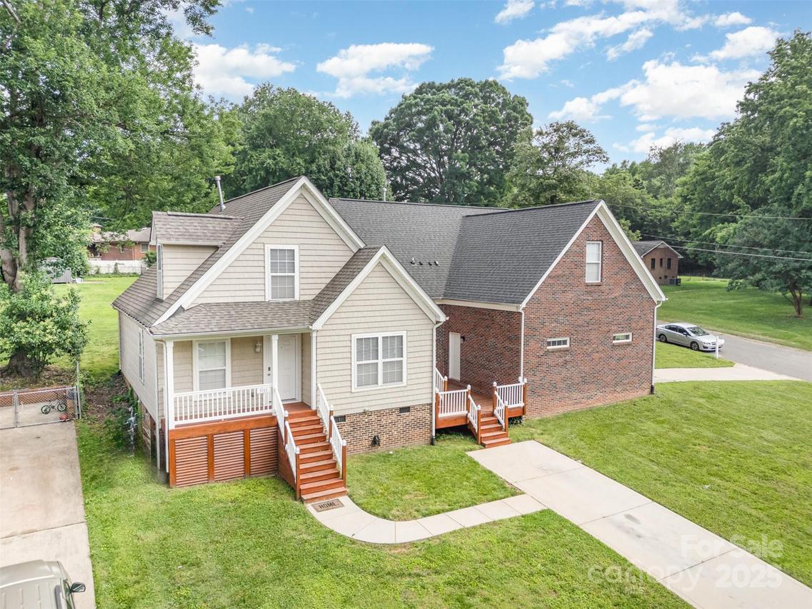 5111 Clearwater Rd., Charlotte, NC 28217