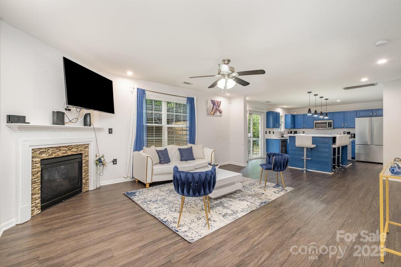 9524 Eagle Feathers Dr., Charlotte, NC 28214