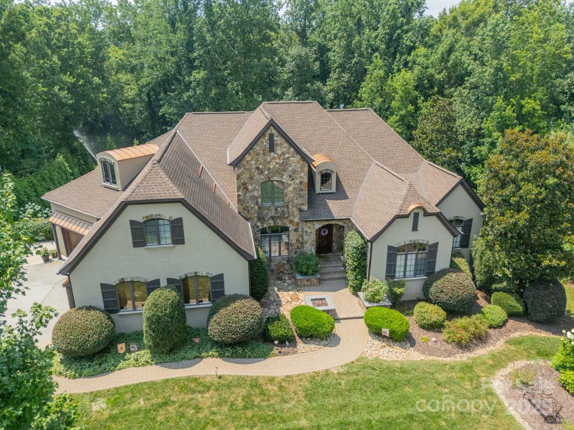 1032 Seminole Dr., Waxhaw, NC 28173