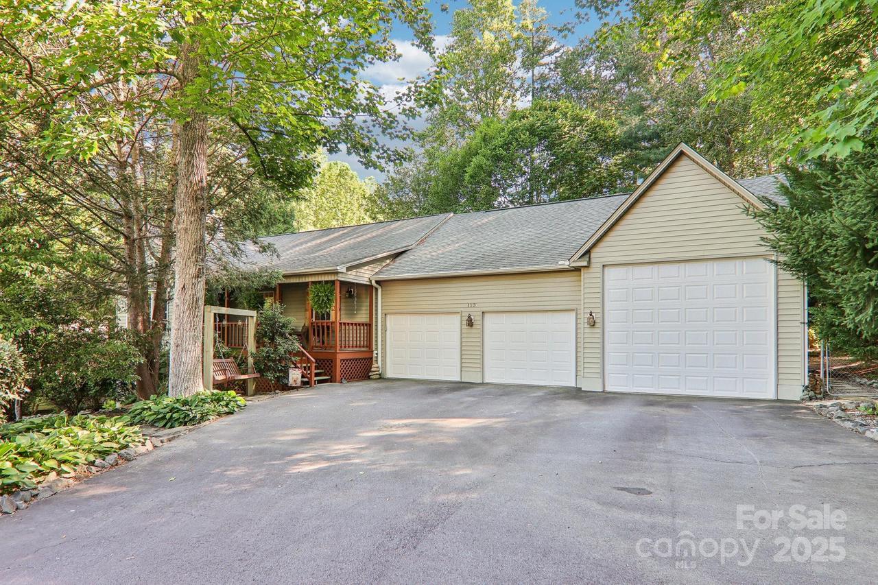 123 Brandymill Loop, Etowah, NC 28729