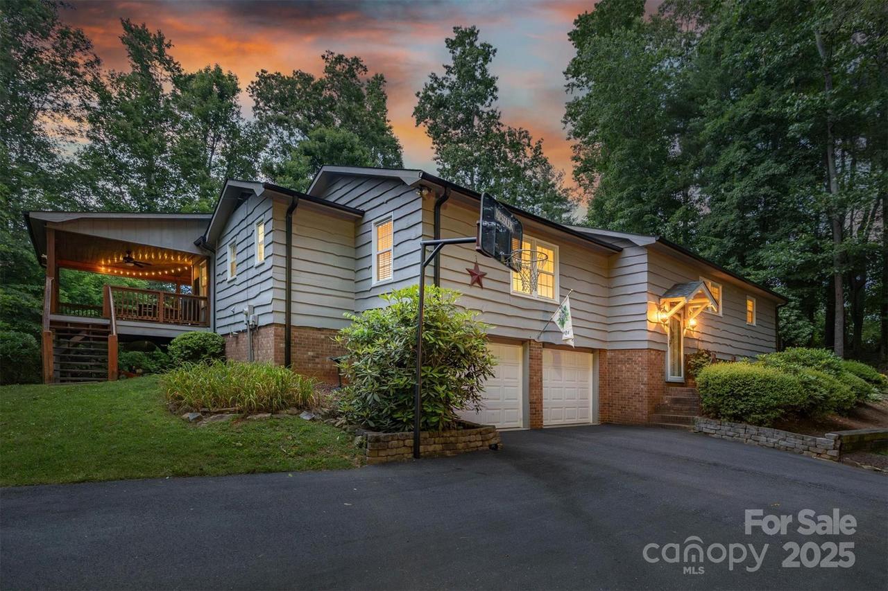 3452 Tranquil Hills Dr., Lenoir, NC 28645