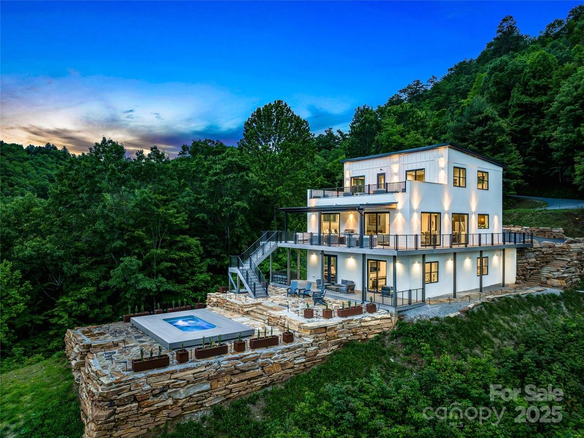 840 Fontana Trace Dr., Almond, NC 28702