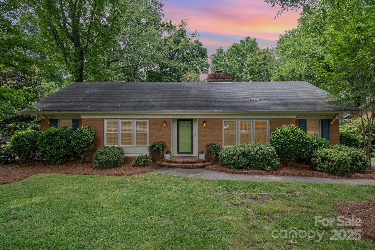 5926 Sharon Rd., Charlotte, NC 28210
