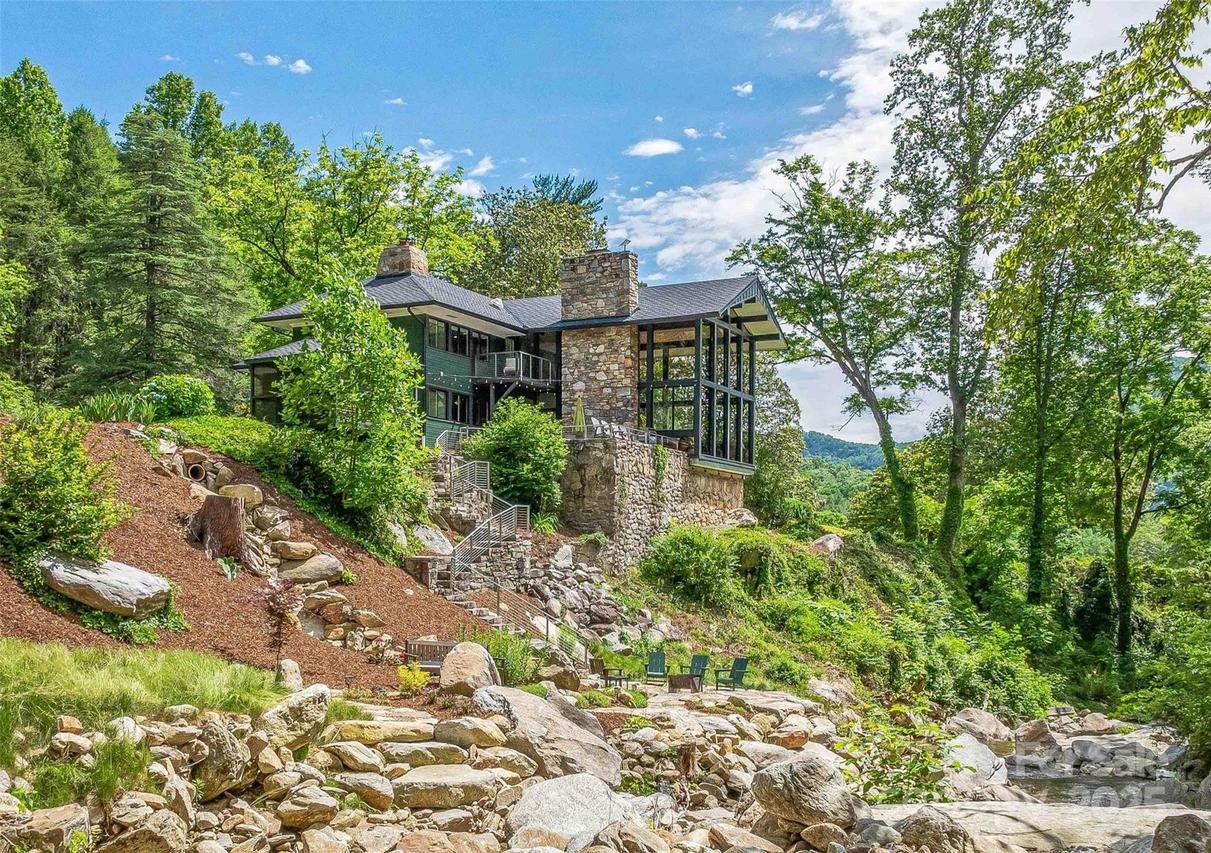 400 Kings Dr., Lake Lure, NC 28746