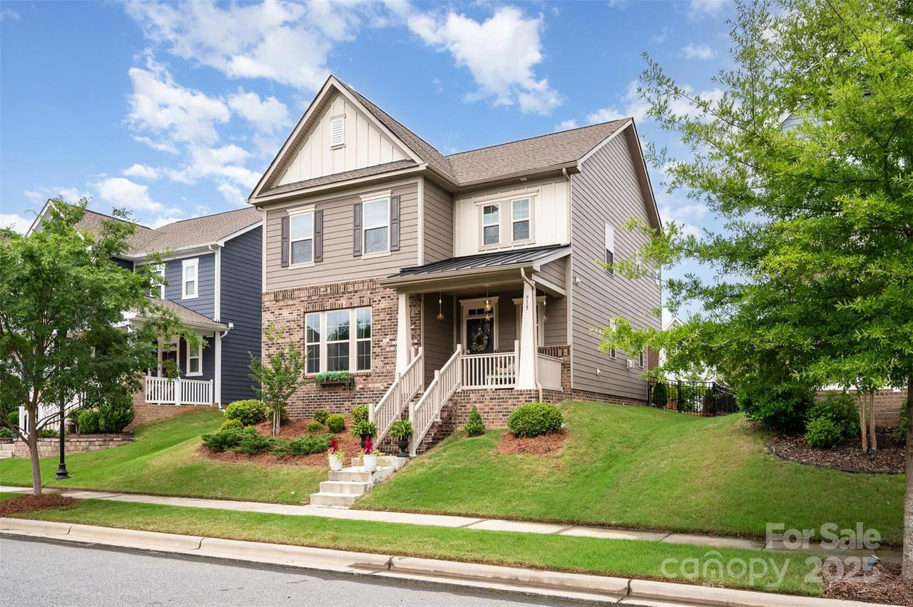 915 Claires Creek Ln., Davidson, NC 28036