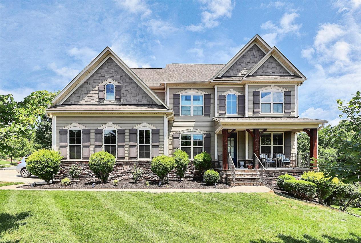 9011 Kensington Forest Dr., Harrisburg, NC 28075