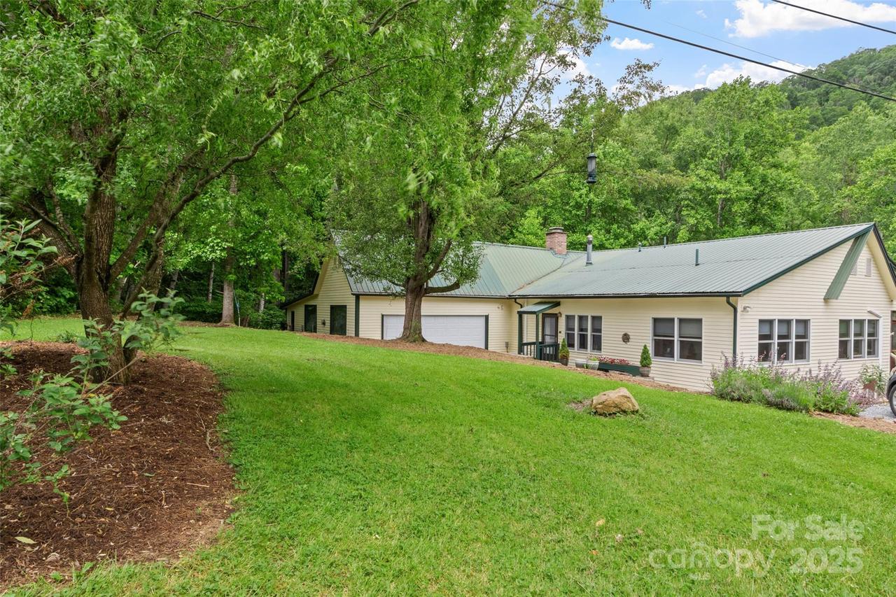 11820 State Highway 197 None, Burnsville, NC 28714