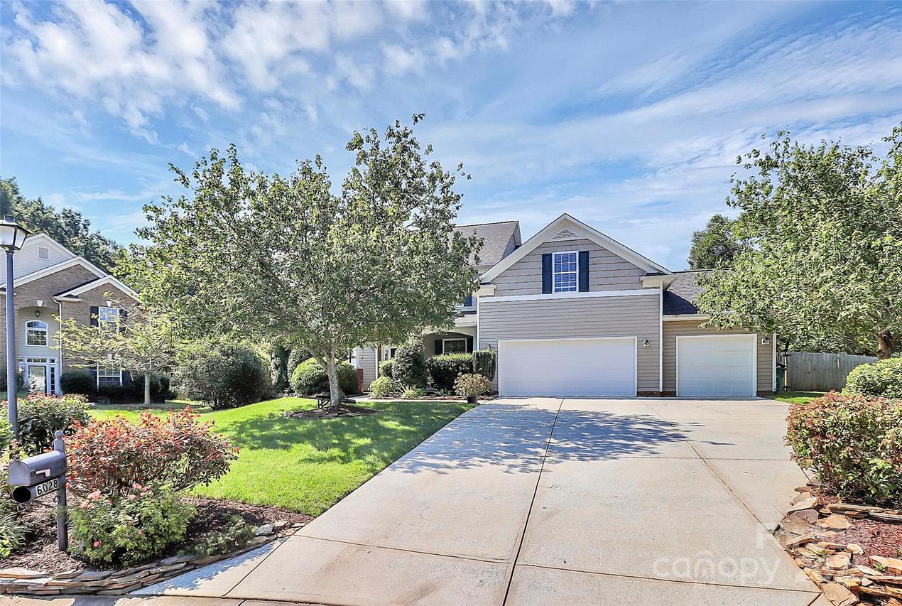 6028 Zinnia Dr., Matthews, NC 28104