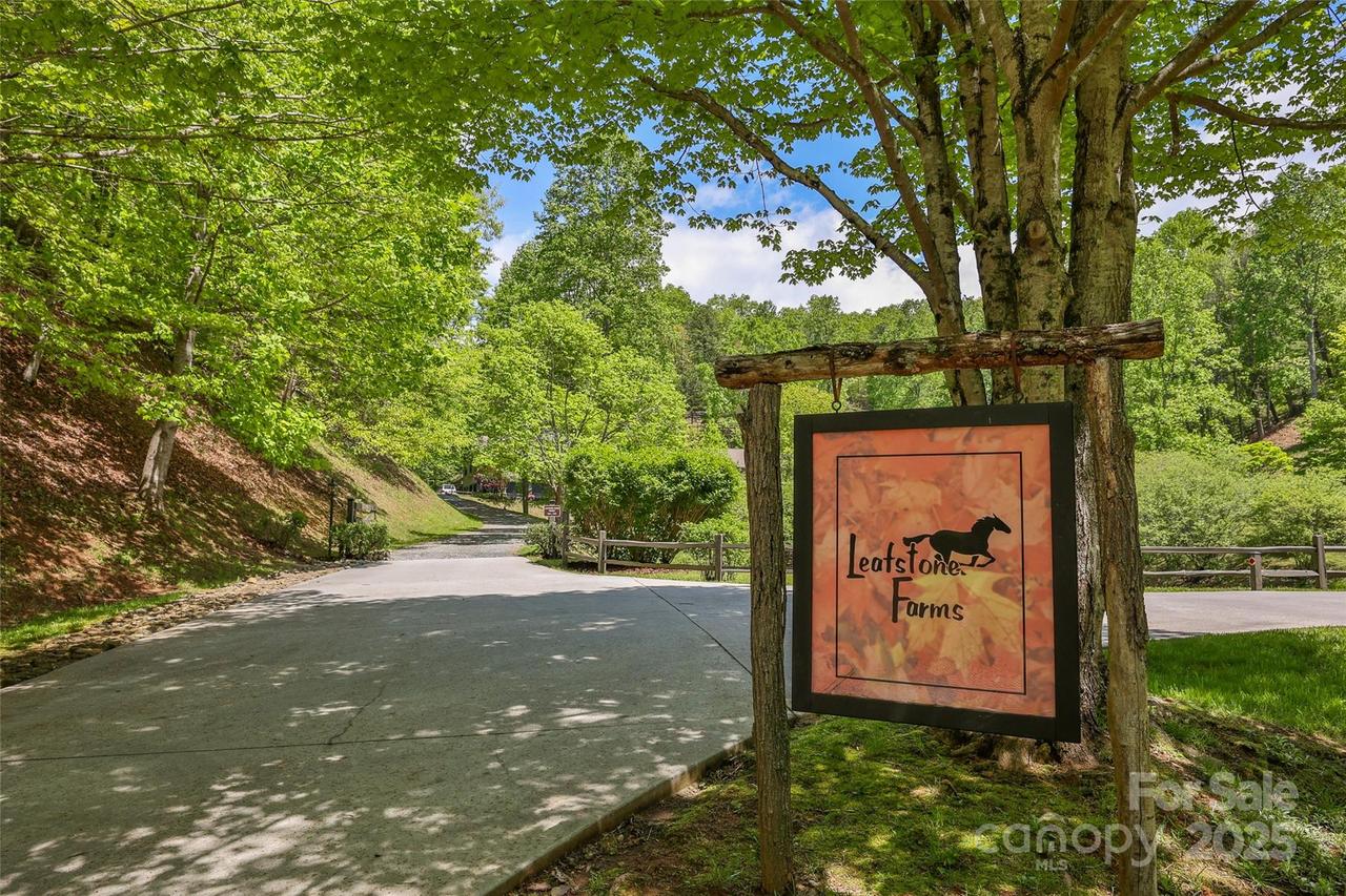 1283 Leafstone Cir., Sylva, NC 28779