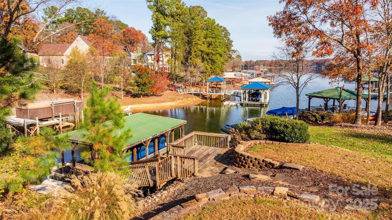 9372 Island Point Rd., Sherrills Ford, NC 28673