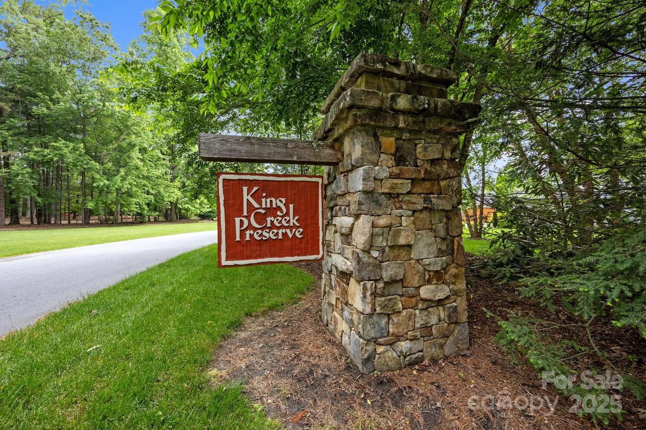 319 Red Fox Ln., Flat Rock, NC 28731
