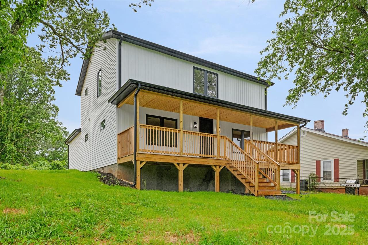 1076 W Henderson St., Marion, NC 28752