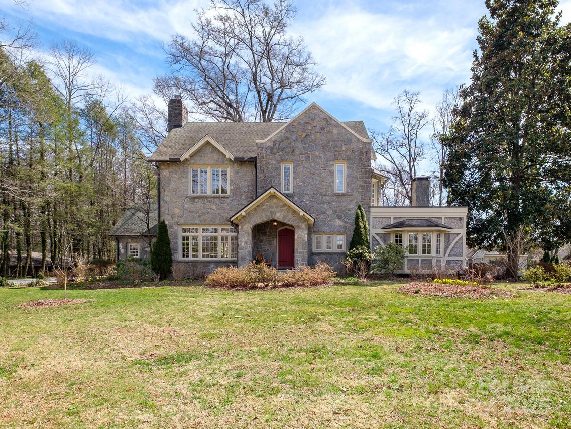 470 Park Ave., Brevard, NC 28712