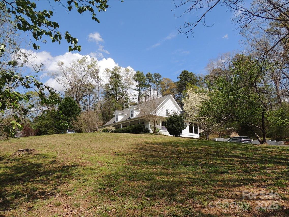 256 Gable Hill Ln., Bostic, NC 28018
