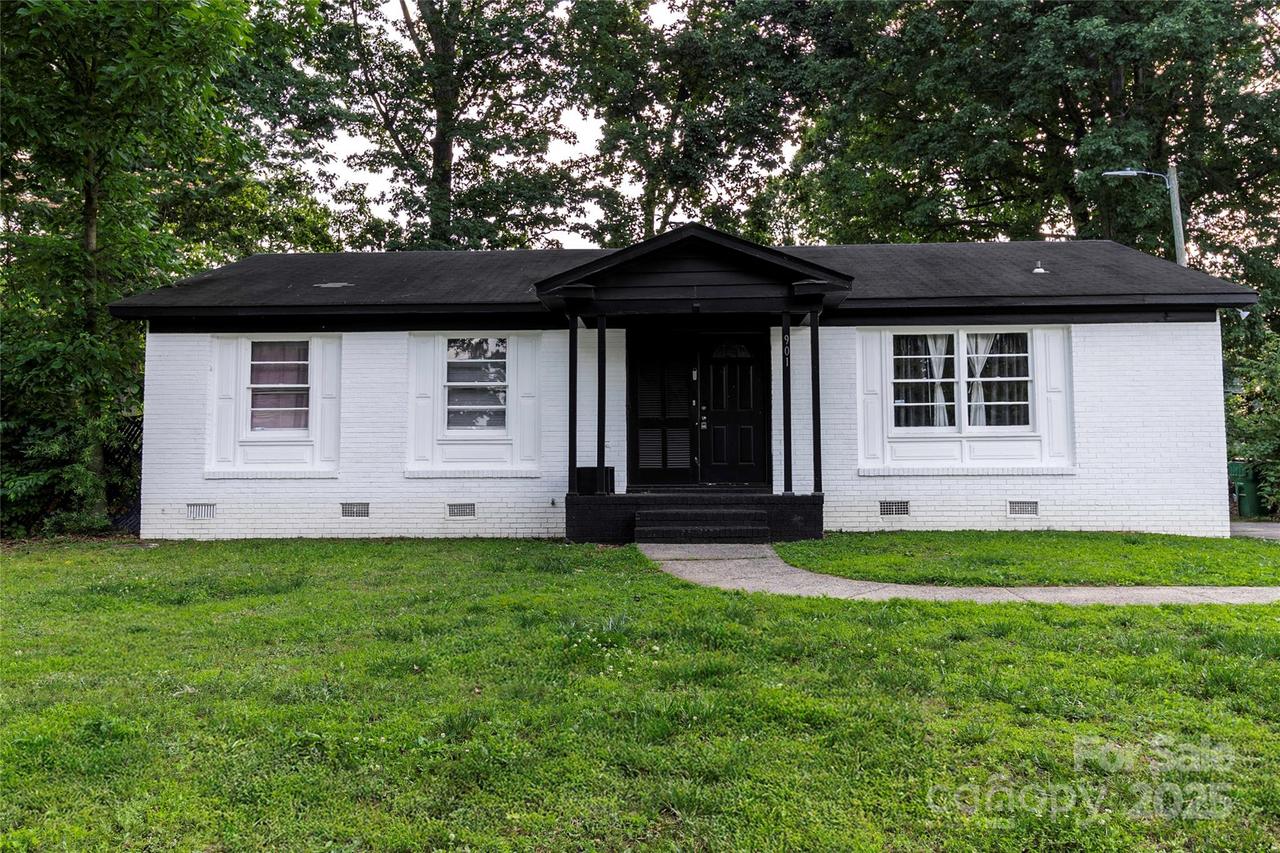 901 Echo Glen Rd., Charlotte, NC 28213