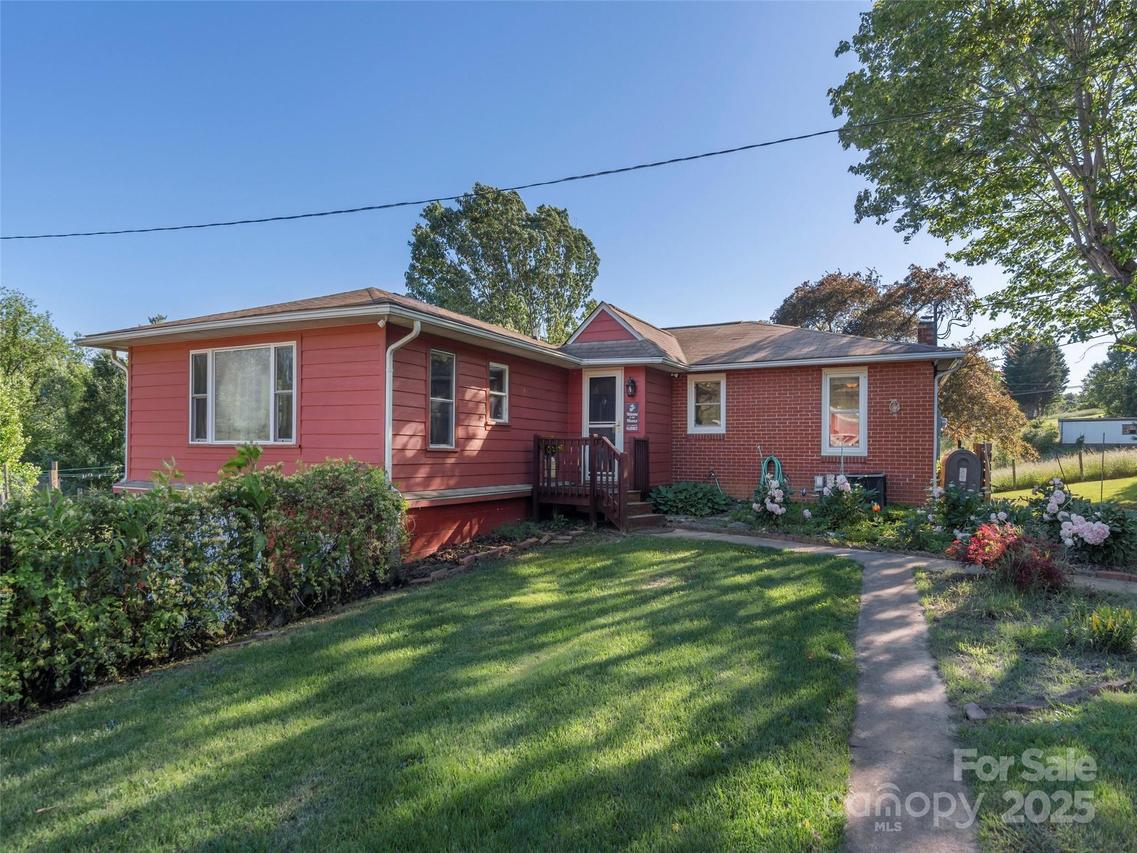 78 Hardin Ln., Clyde, NC 28721