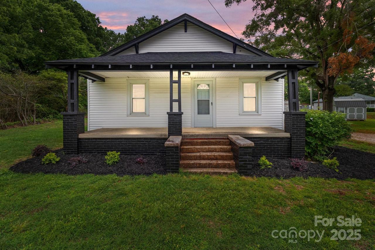 1406 Upper Enochville Rd., Kannapolis, NC 28081
