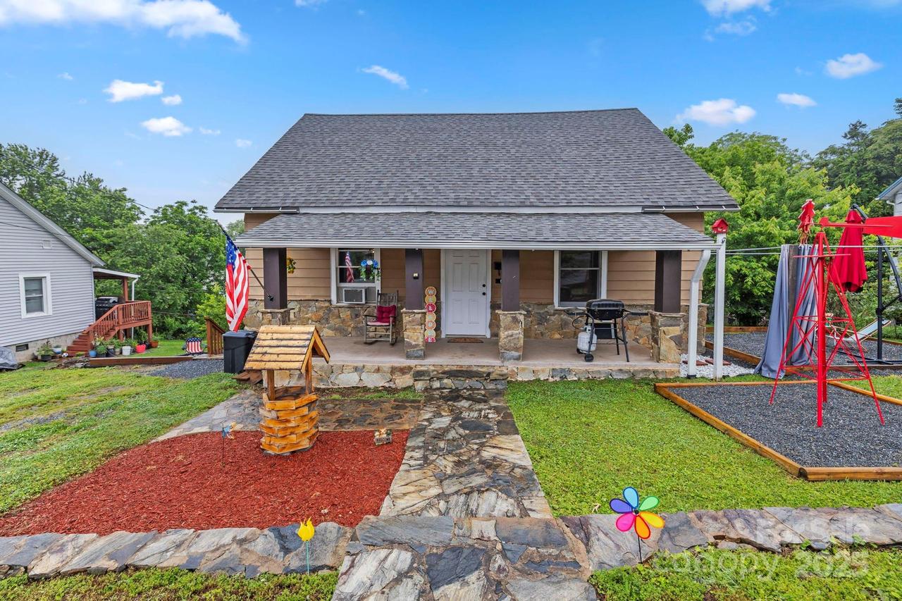 61 First St., Marion, NC 28752
