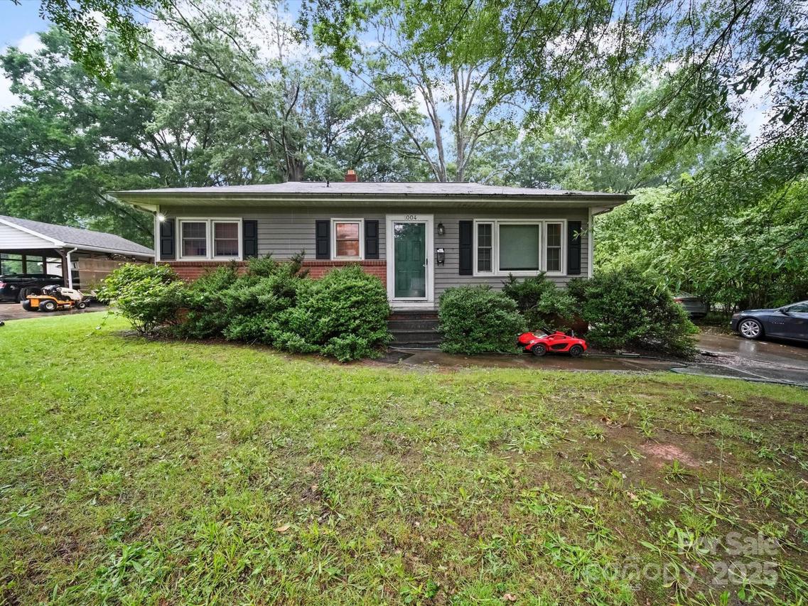 1004 E 8th Ave., Gastonia, NC 28054