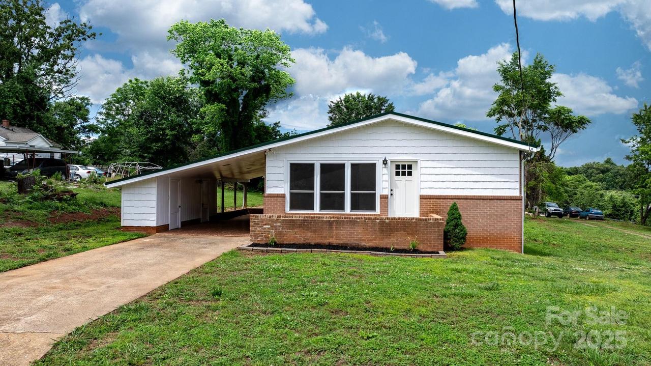 303 Ramsey St., Morganton, NC 28655