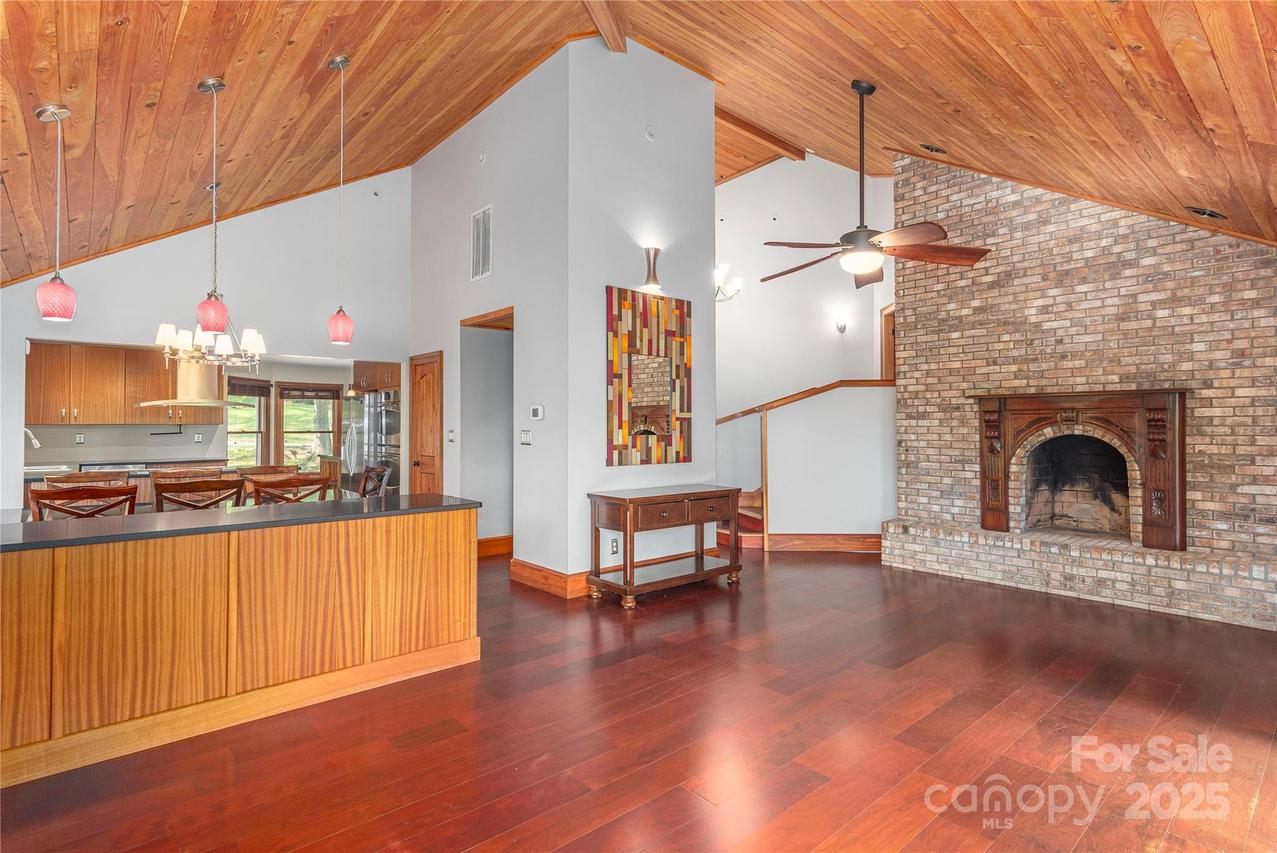 1227 Brush Creek Cir., Fairview, NC 28730