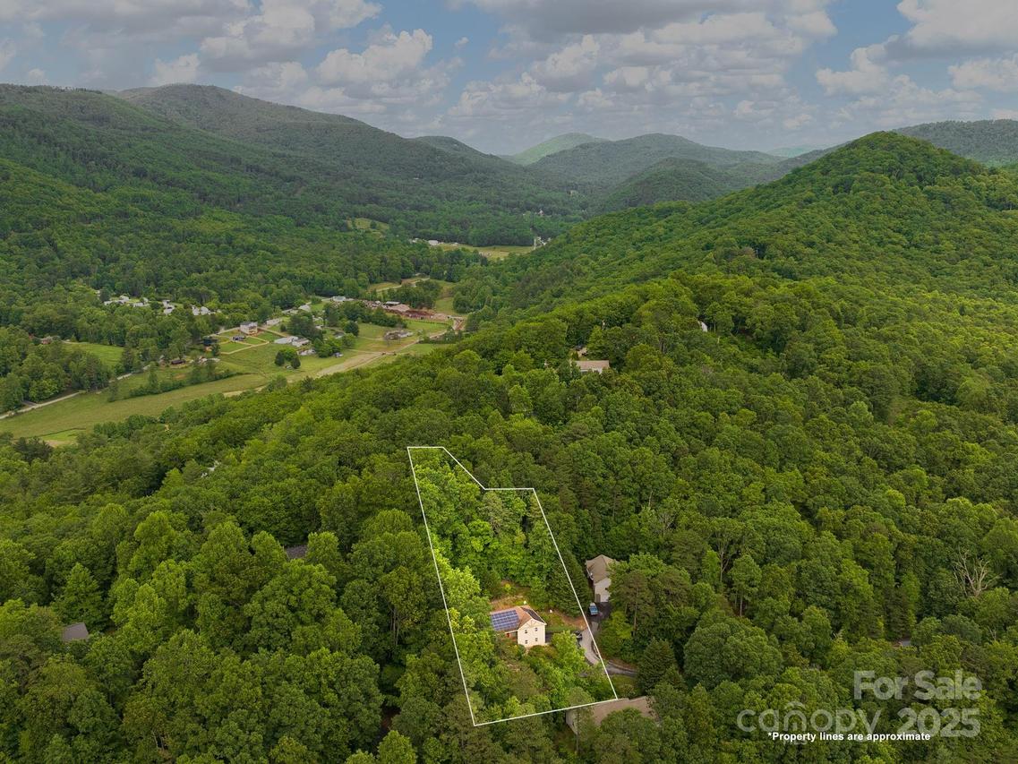 21 Kahluas Way, Fairview, NC 28730