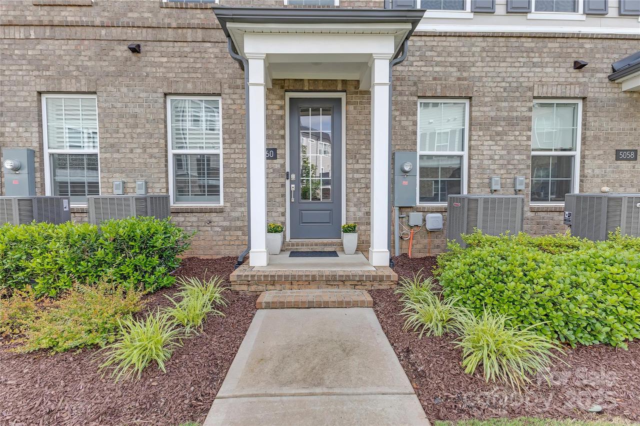5060 Harrowsmith Ln., Charlotte, NC 28204