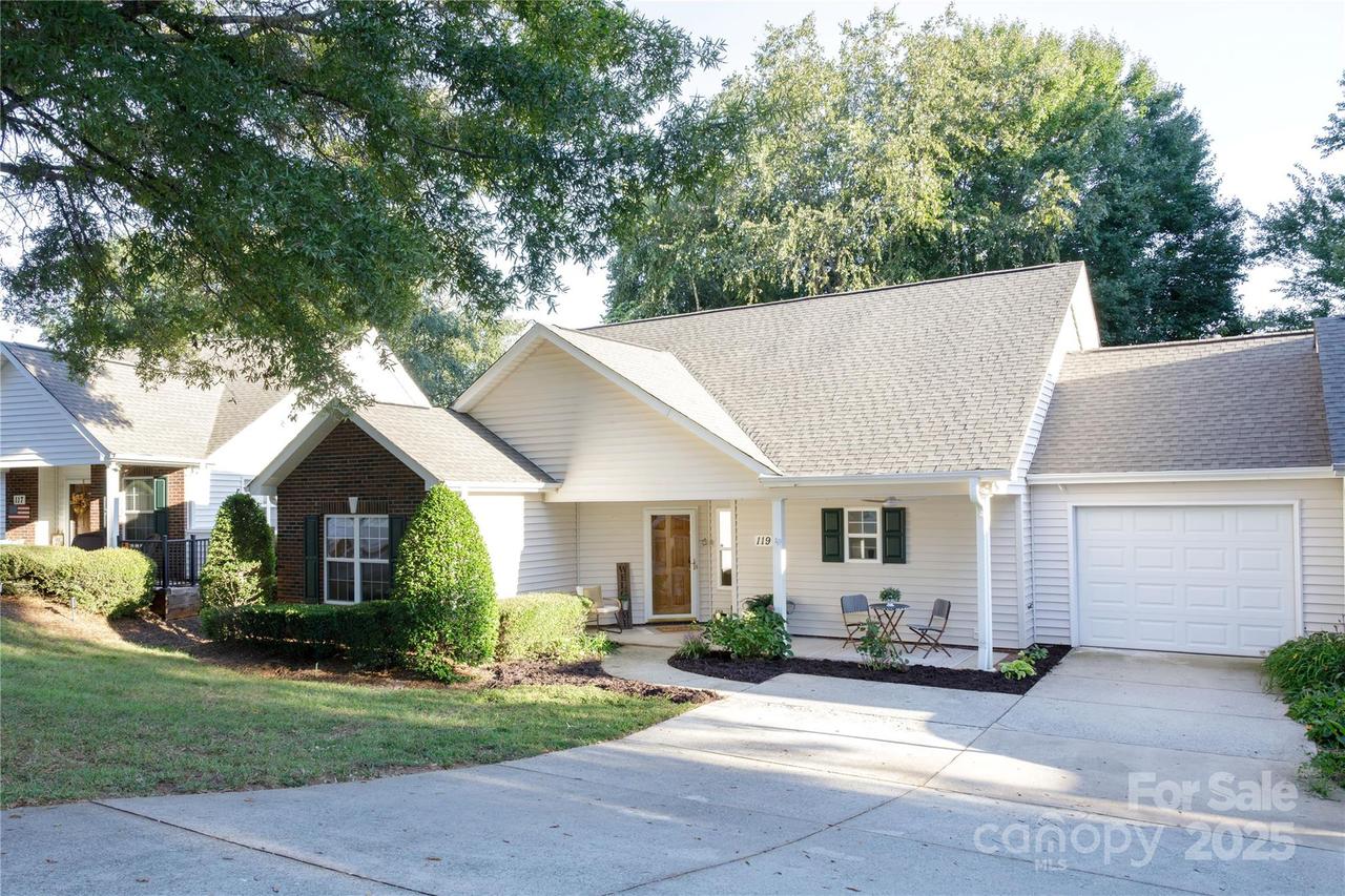 119 Ashwood Ln., Mooresville, NC 28117