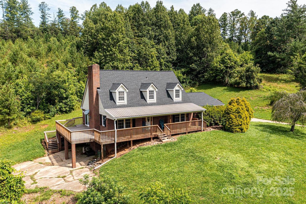 5595 Cloverfield Pl., Boomer, NC 28606