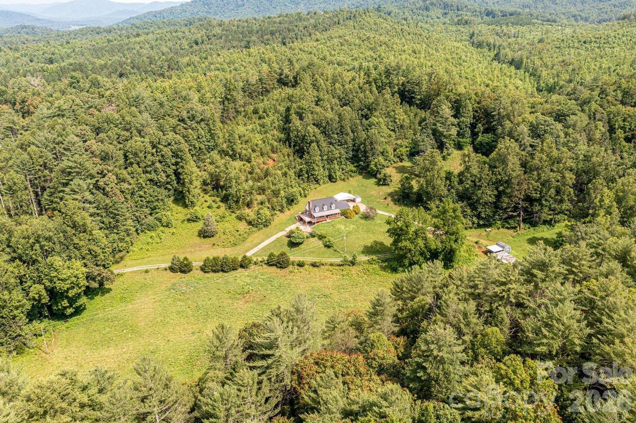 5595 Cloverfield Pl., Boomer, NC 28606