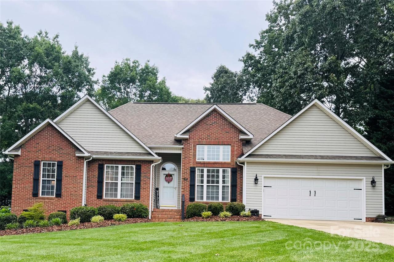 104 Laura Ct., Cherryville, NC 28021