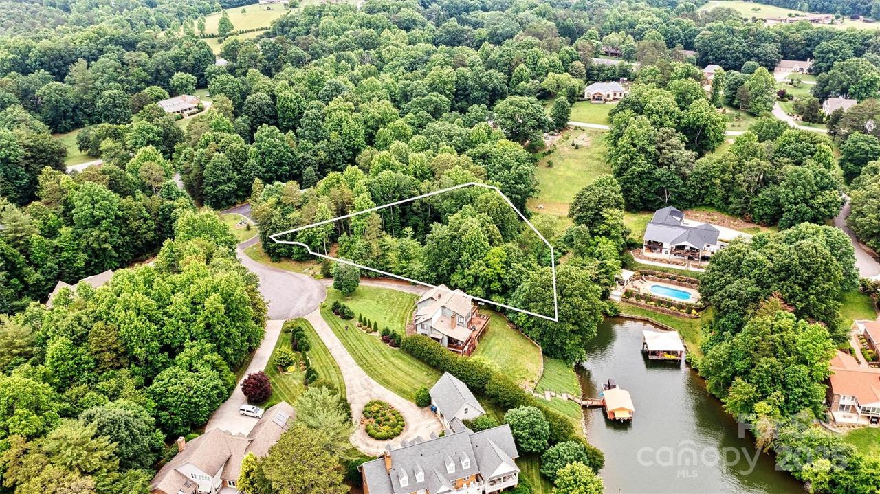 Lake Forest Dr., Taylorsville, NC 28681