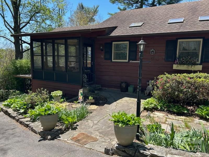74 Melinda G Ln., Hendersonville, NC 28739