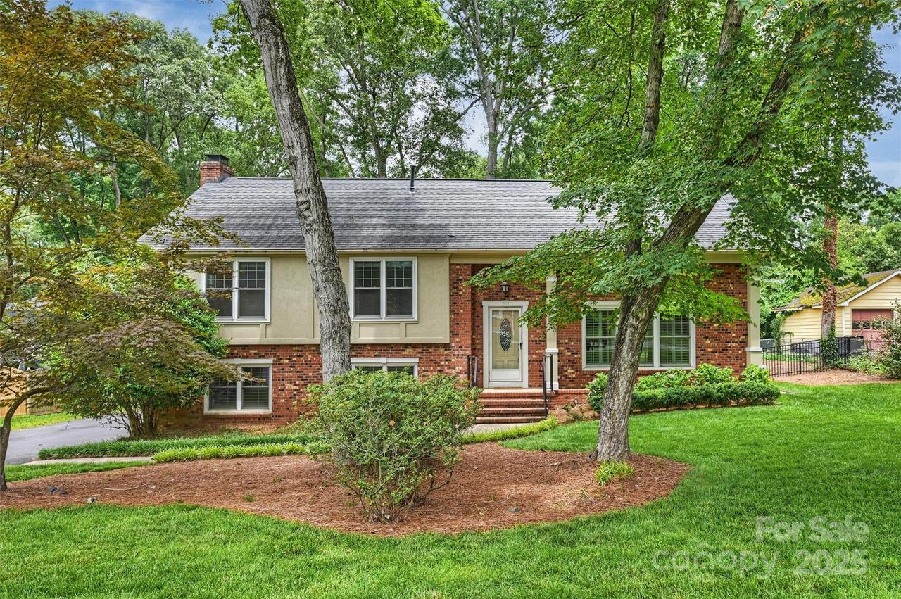7050 Knightswood Dr., Charlotte, NC 28226
