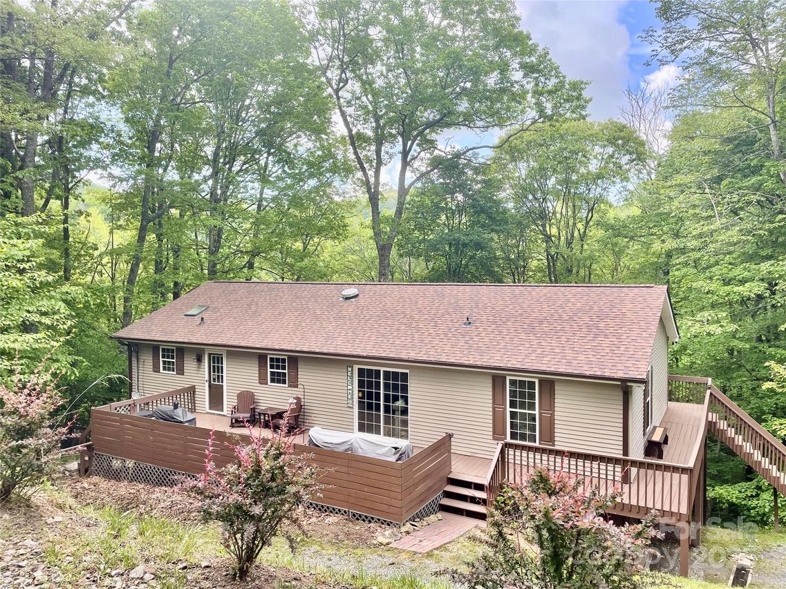 334 Foxden Rd., Mars Hill, NC 28754