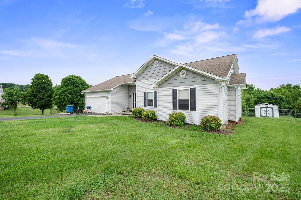 1670 Jamestown Rd., Morganton, NC 28655