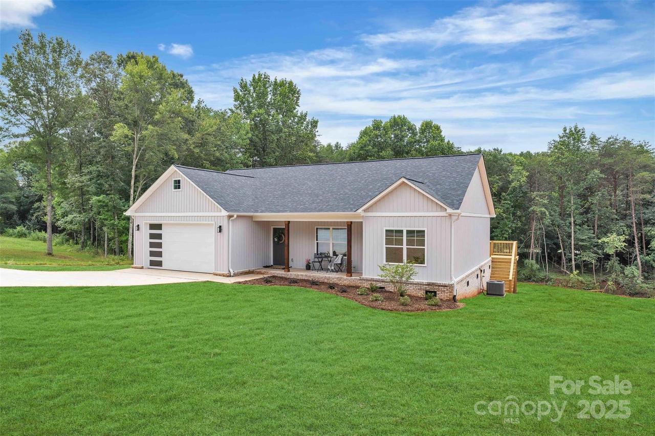 63 Cornerstone Dr., Taylorsville, NC 28681