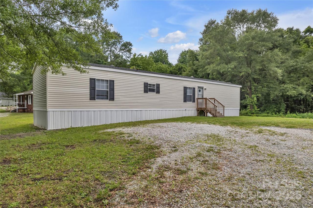 203 Bethlehem Church Rd., Grover, NC 28073