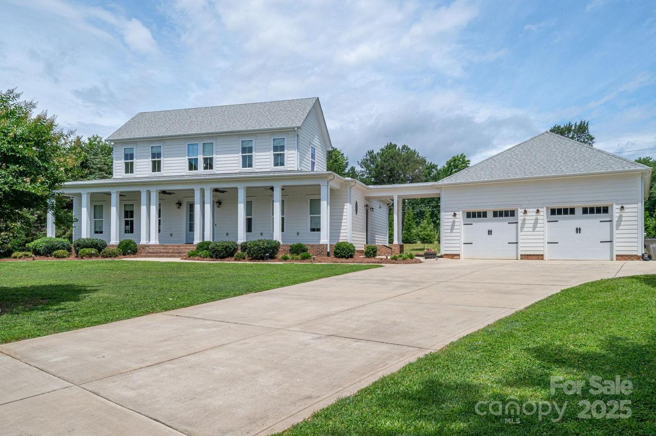 1621 Lakefield Cir., Gastonia, NC 28056