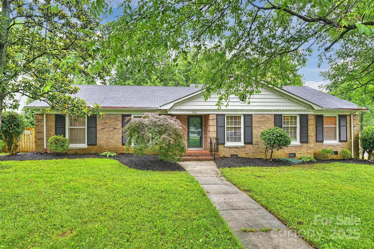 1961 Runnymede Ln., Charlotte, NC 28211