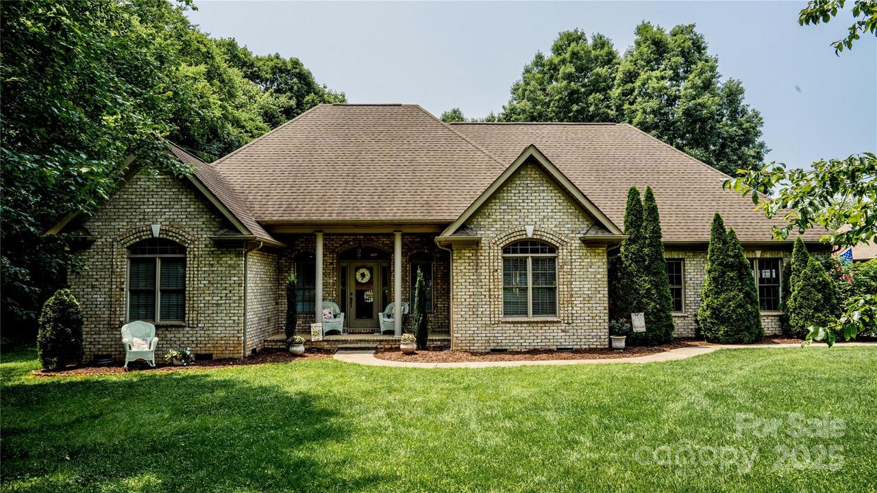 3273 16th St., Hickory, NC 28601