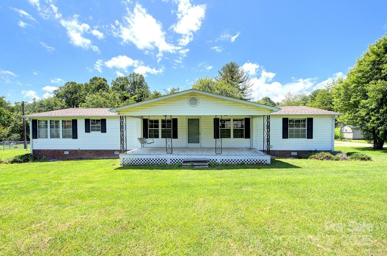 23 Emerald Ln., Hendersonville, NC 28792