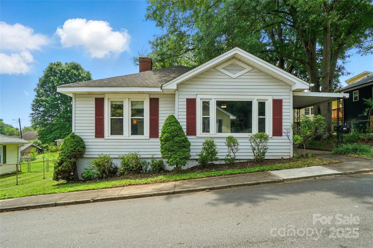 435 Sixteenth St., Cramerton, NC 28032