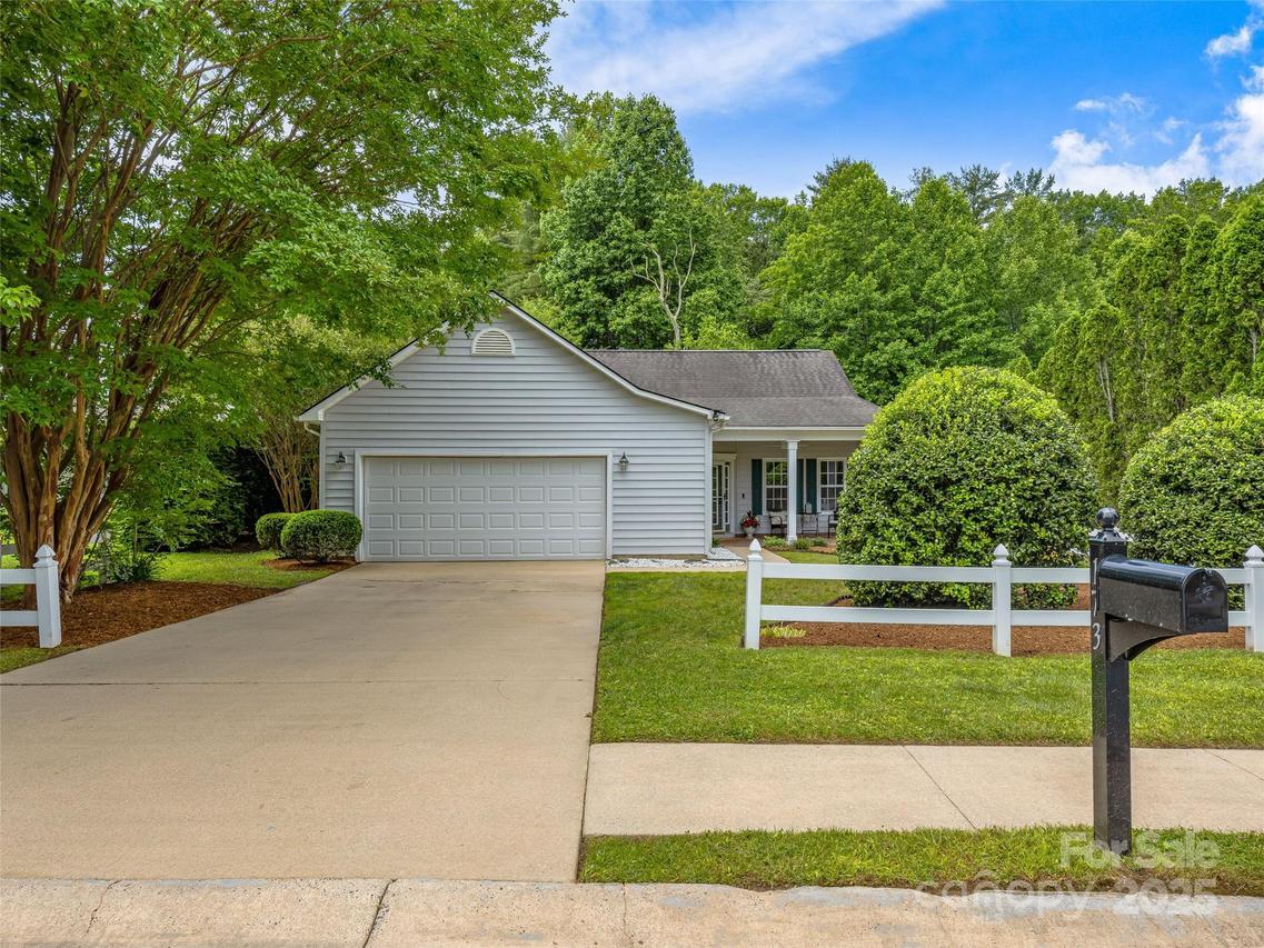 173 Cambridge Dr., Brevard, NC 28712