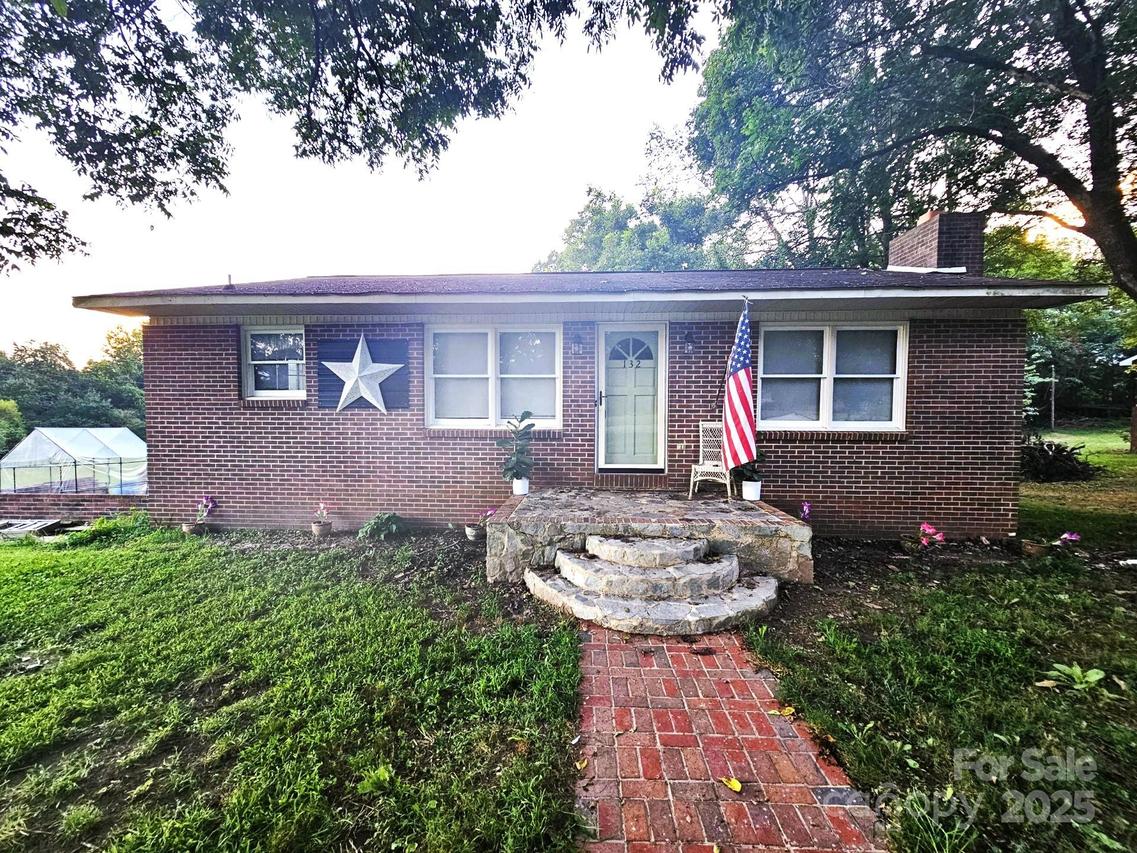 132 Eaker Dr., Cherryville, NC 28021