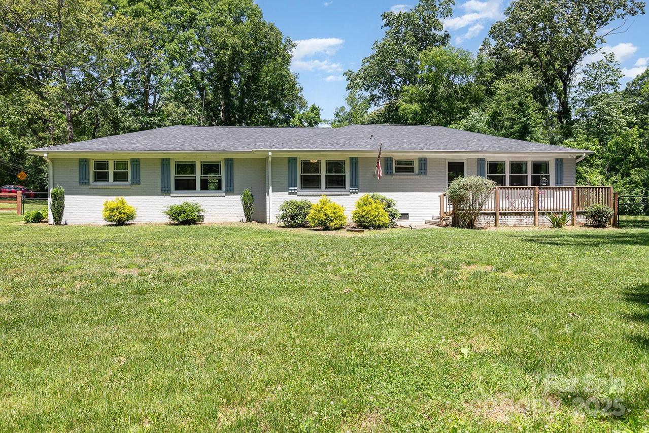 1632 Charles Raper Jonas Hwy., Mount Holly, NC 28120