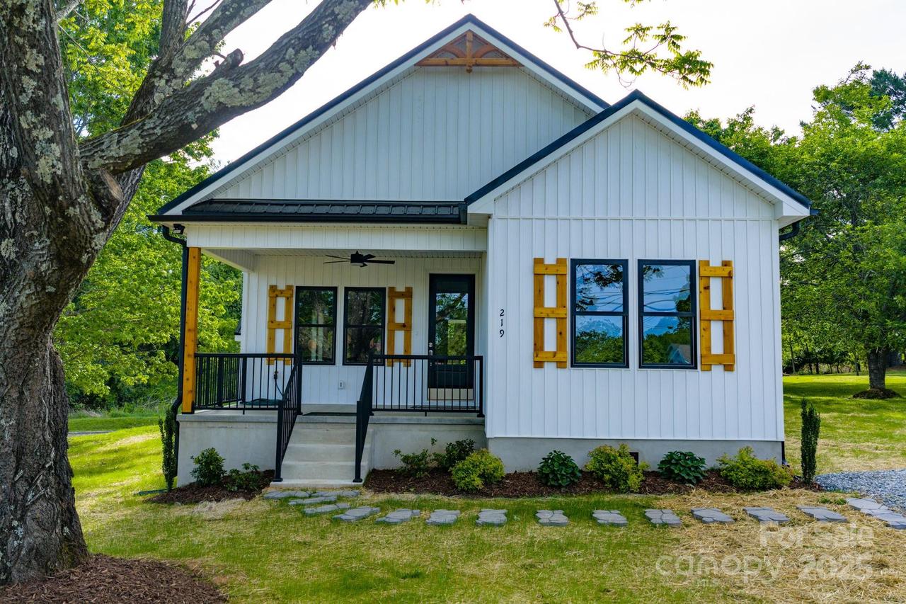 219 Grayson St., Sparta, NC 28675