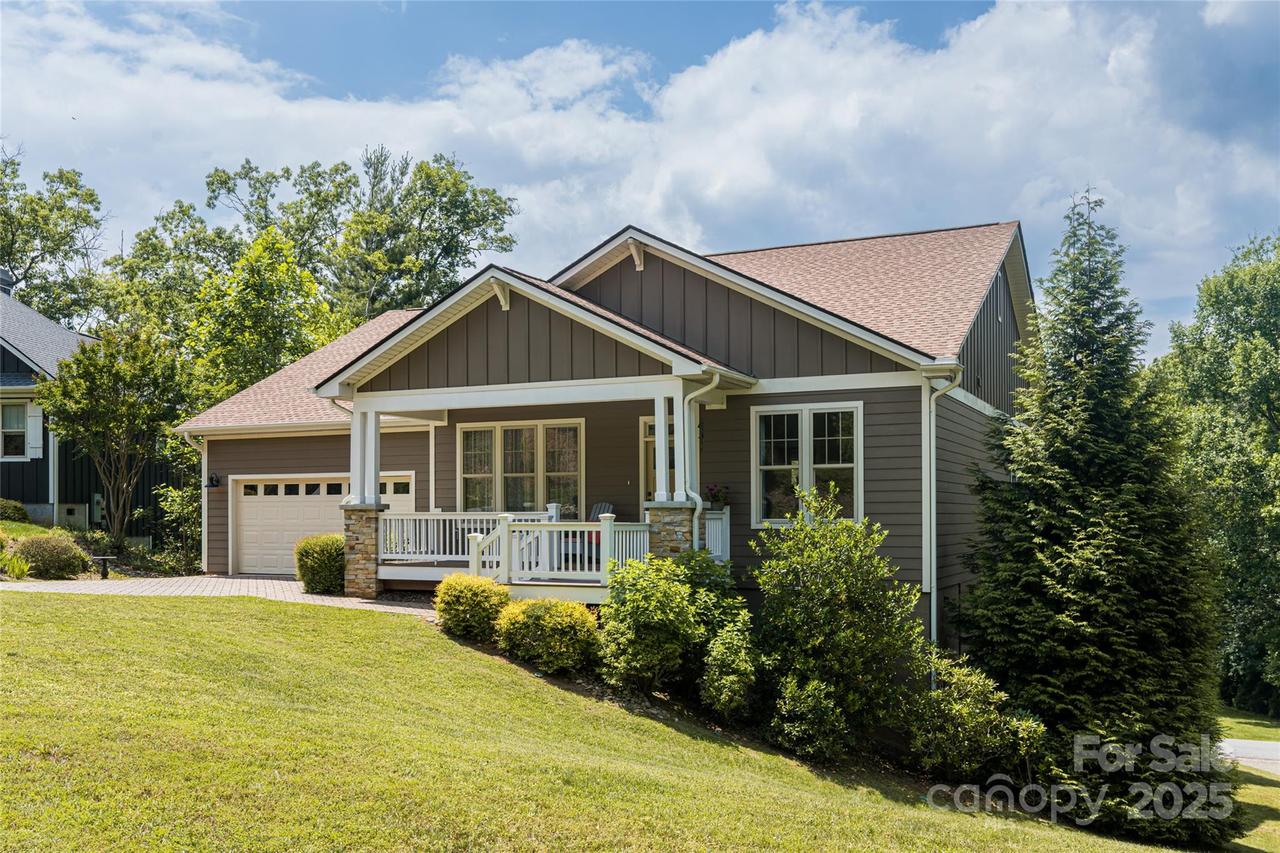 91 Greenwells Glory Dr., Biltmore Lake, NC 28715