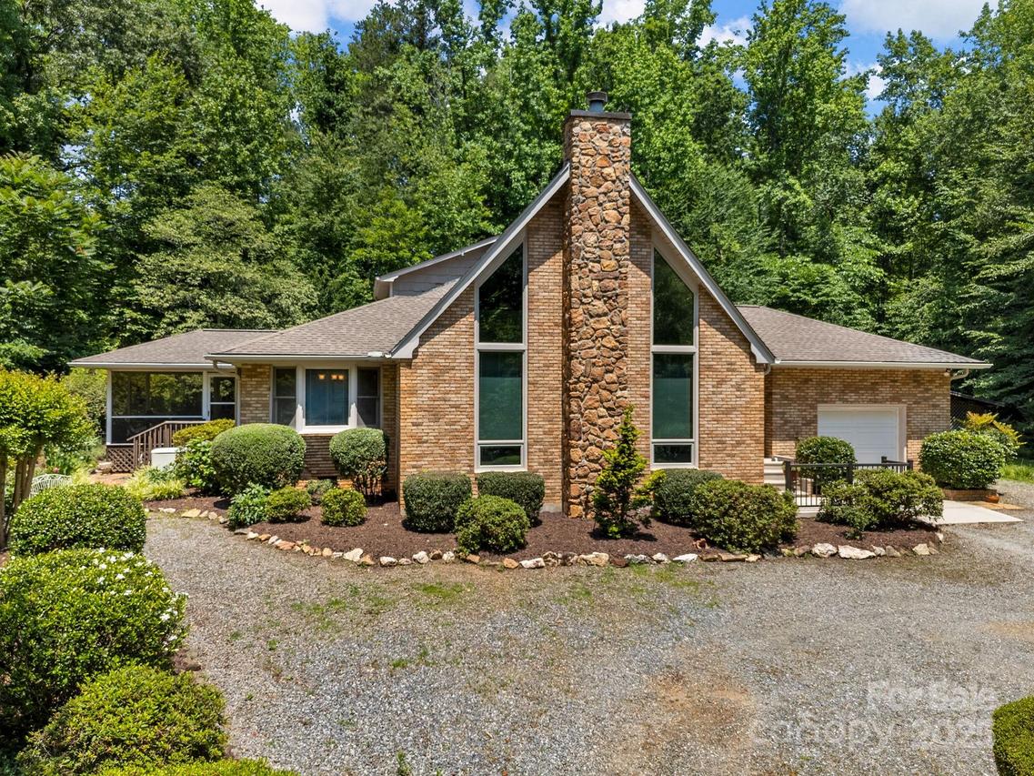 266 Case St., Columbus, NC 28722